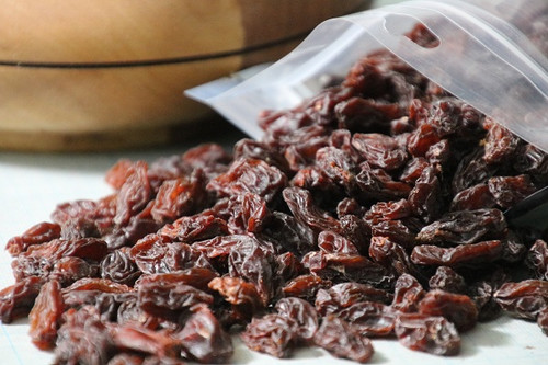 مویز گوشتی و دانه دار درشت شاهرود