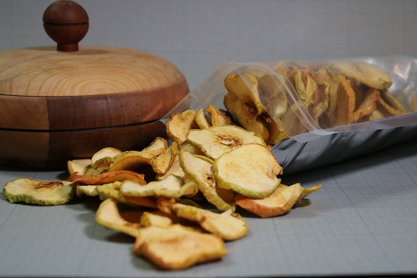 سیب خشک آدامسی تازه